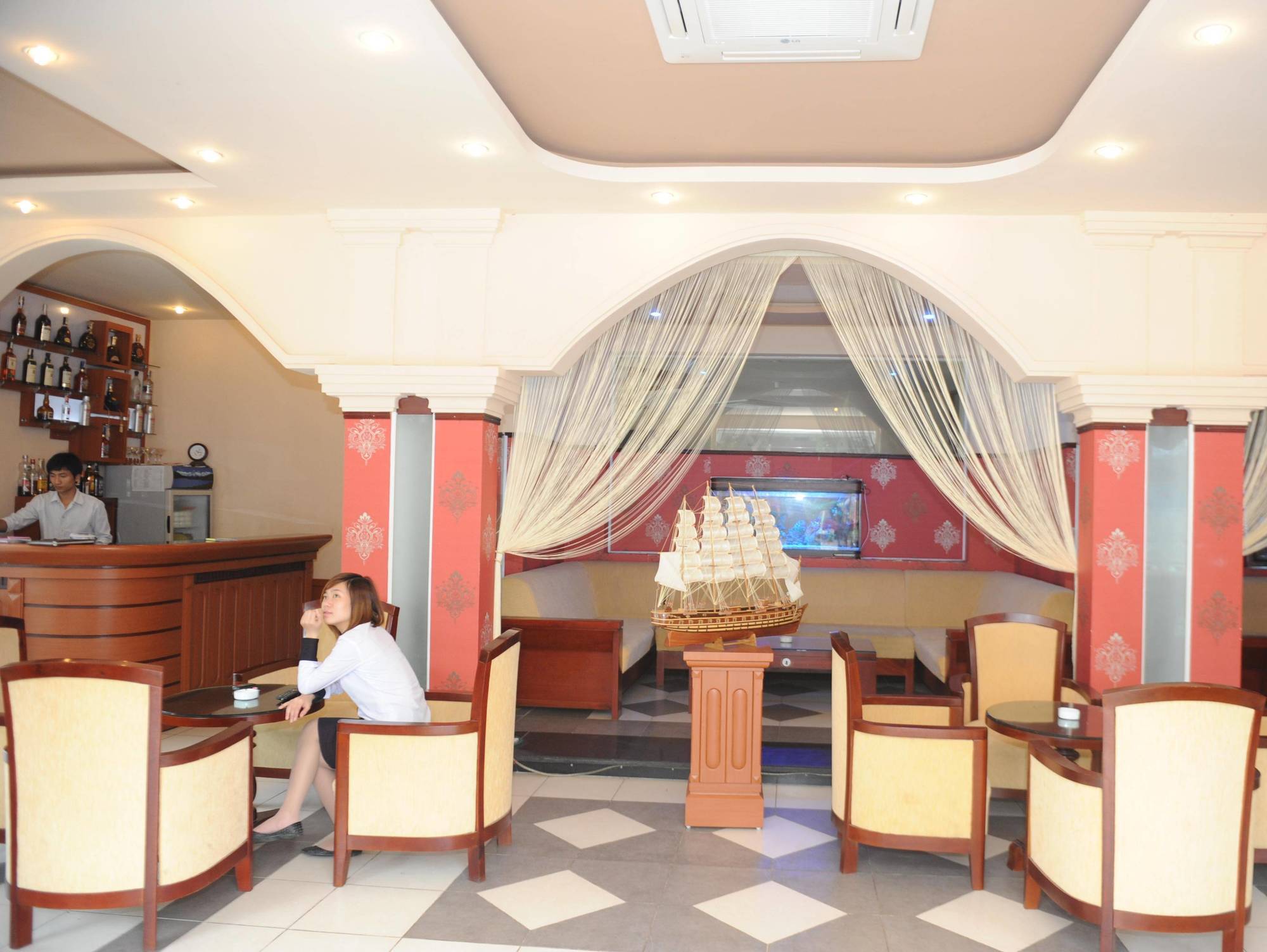האי פונג Hoa Phuong Hotel מראה חיצוני תמונה